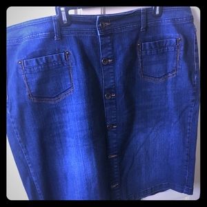 Cute Lane Bryant front pocket denim skirt